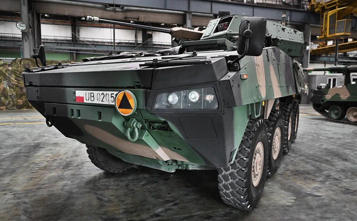 Poland provides Ukraine with 200 more Rosomak armored personnel carriers