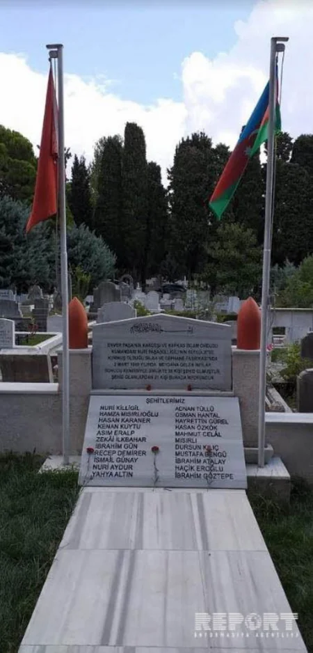 İstanbulda Nuri Paşa və 27 əsgərin dəfn edildiyi məzarlar ziyarət olunub