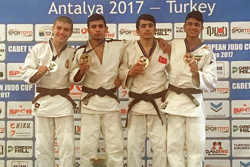 Yeniyetmə cüdoçularımız Antalyada 3 qızıl və 1 bürünc medal qazanıblar