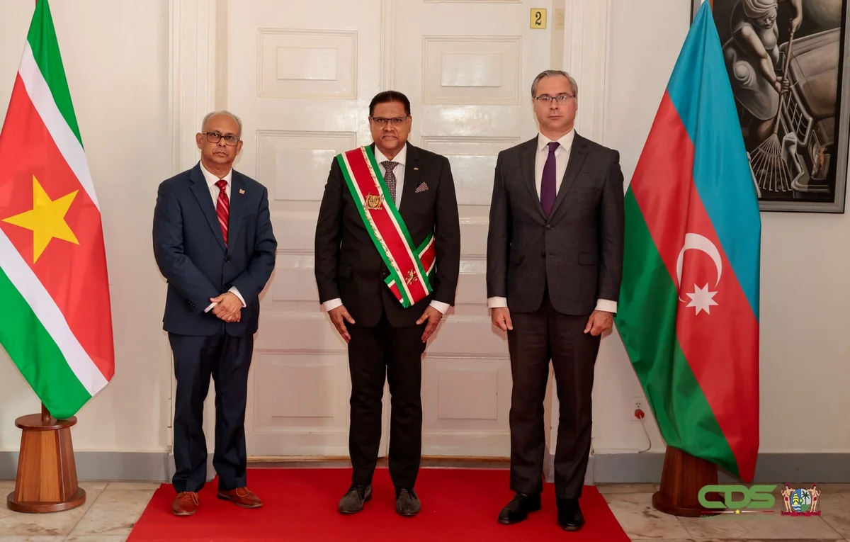 Azerbaijani ambassador presents his credentials to presidents of two countries
