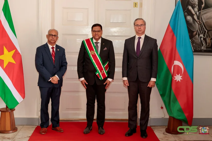 Azerbaijani ambassador presents his credentials to presidents of two countries