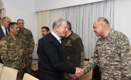 Türkiyə, Azərbaycan və Gürcüstanın müdafiə nazirləri görüşüblər