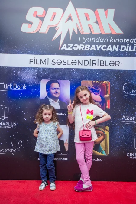 В кинотеатре CinemaPlus Ganjlik Mall прошла презентация Спарка - ВИДЕО