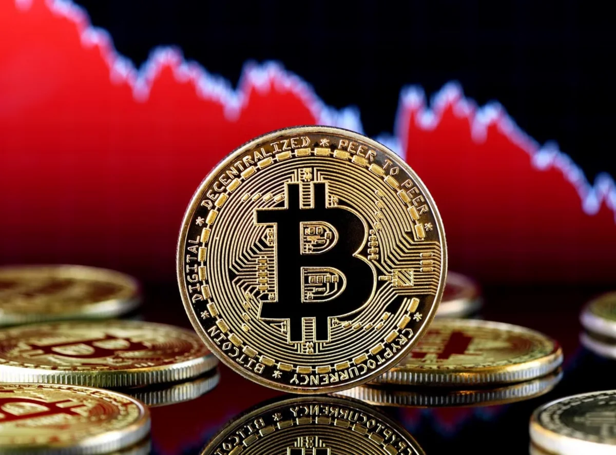 Cryptocurrency market capitalization falls below $1 trillion