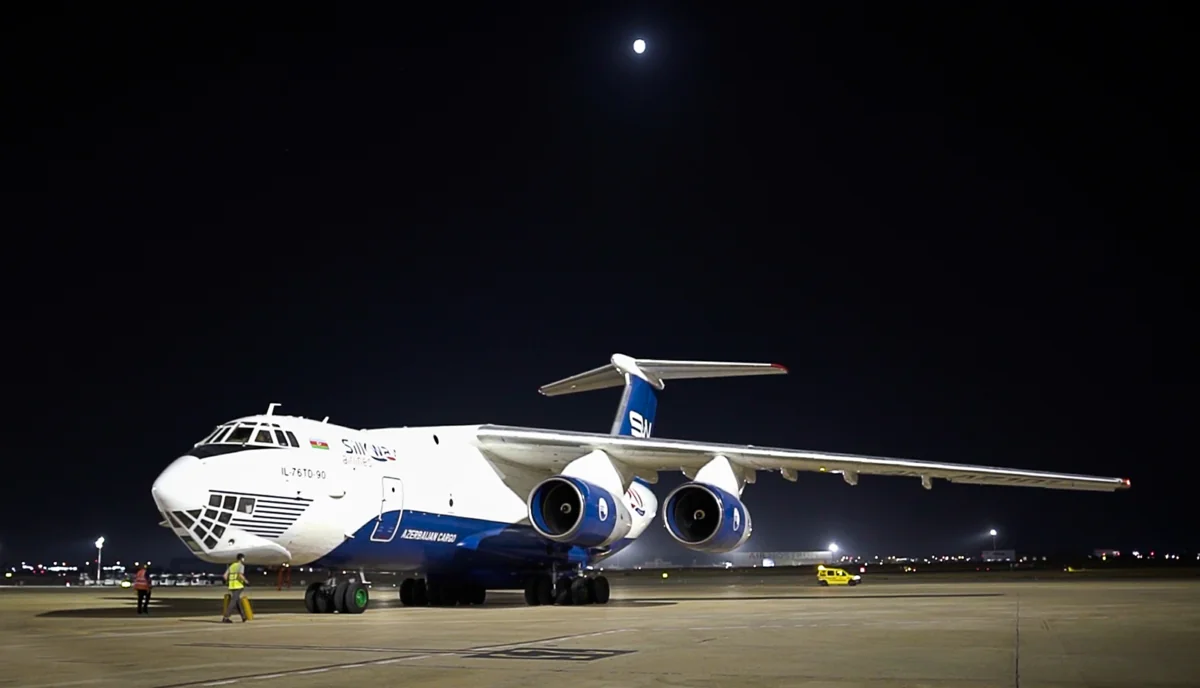 Silk Way Airlines ağ balinaların yeni məkana köçürülməsi missiyasını uğurla tamamladı