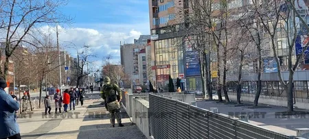 Фоторепортаж Report c места попадания ракеты в многоэтажку в Киеве