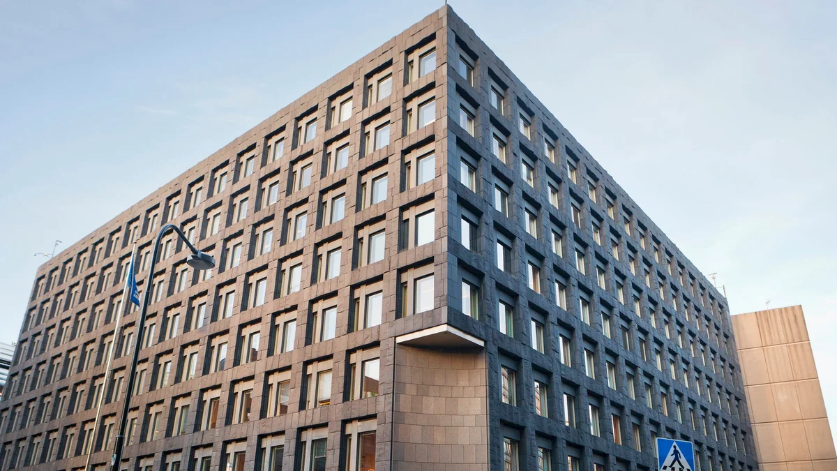 Swedish central bank hikes key interest rate