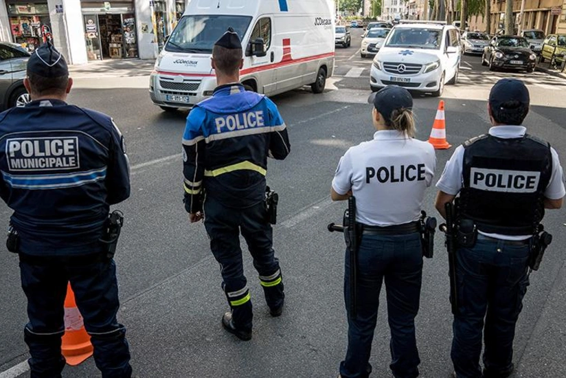 Во Франции задержали подростка за подготовку теракта