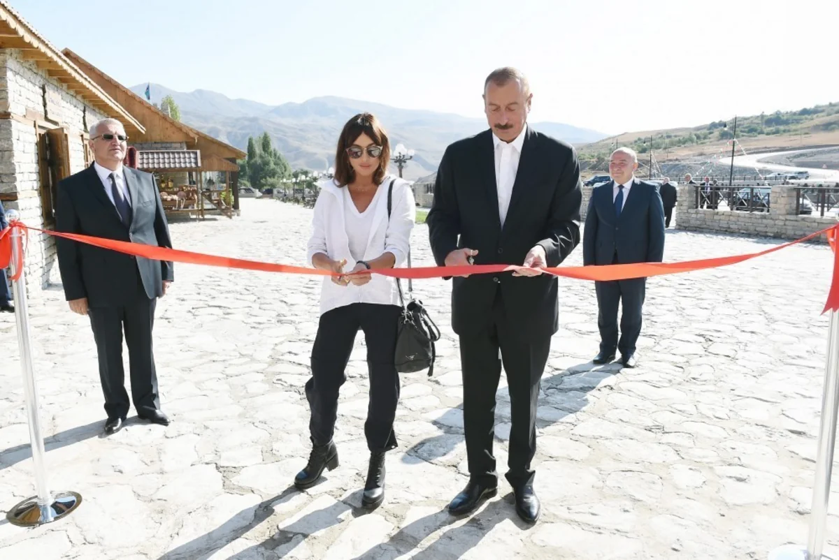 Prezident İlham Əliyev və Mehriban Əliyeva Şamaxıda Dəmirçi Arxeologiya Muzeyinin açılışında iştirak ediblər - FOTO