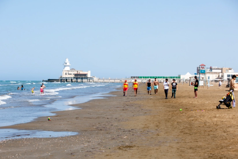 Sabah Abşeron çimərliklərində 24 dərəcə isti olacaq