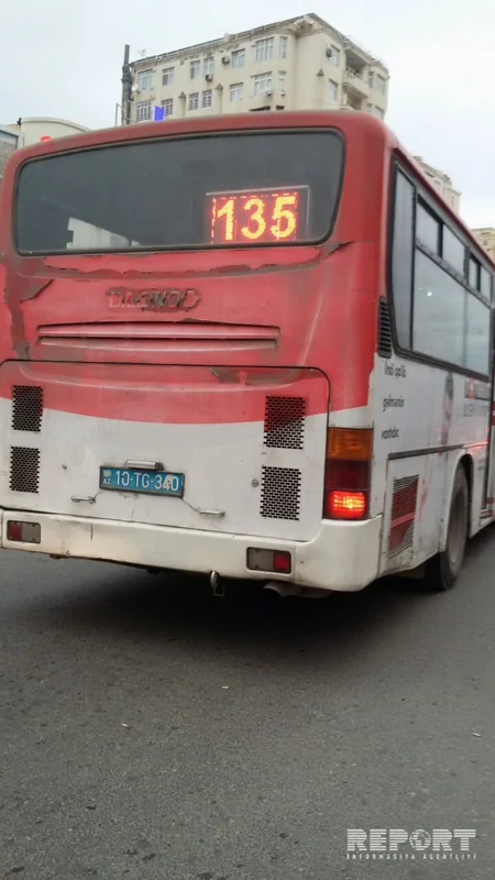 Xırdalan sakini: Avtobus oturacaqları o qədər çirklidir ki, gözümü yumub otururam