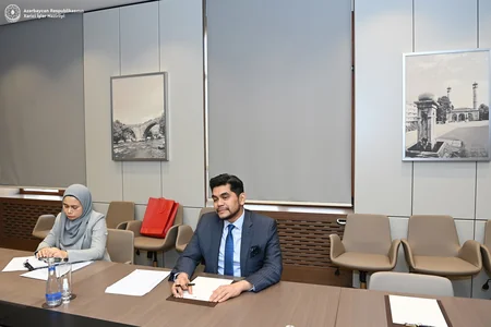 Malayziyanın yeni səfiri etimadnaməsinin surətini Ceyhun Bayramova təqdim edib