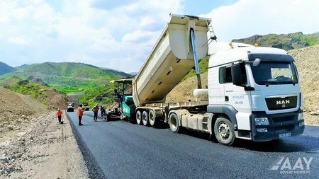 Laçın şəhərindən yan keçən yeni avtomobil yolunun asfaltlanmasına başlanılıb
