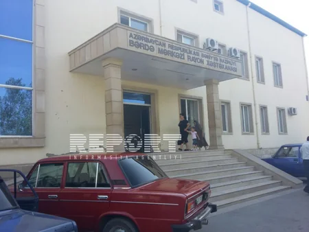 Azərbaycanda orta məktəb müəllimi gənc qadını döyərək ağır xəsarətlər yetirib - FOTO