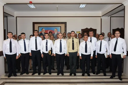 Baş Prokuror Naxçıvanda hərbi qulluqçulara hədiyyələr verib