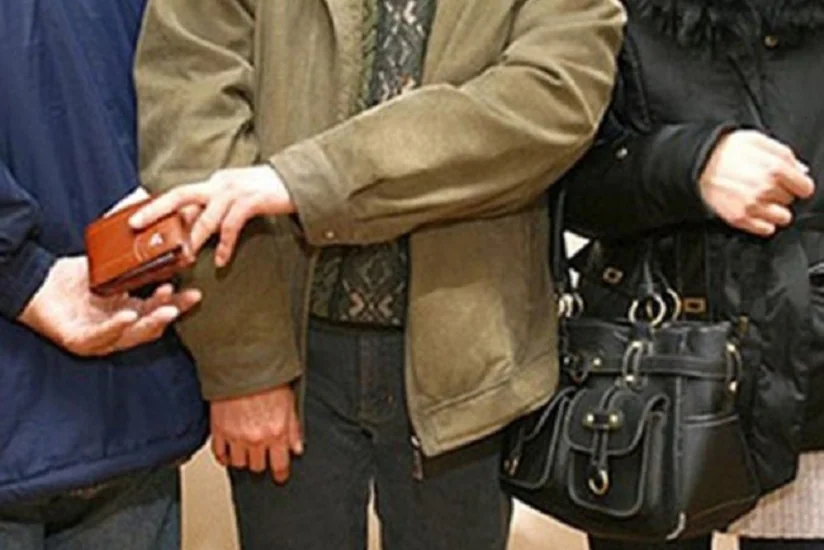 Bakıda qadının çantasından pul oğurlayan qardaşlar saxlanılıblar