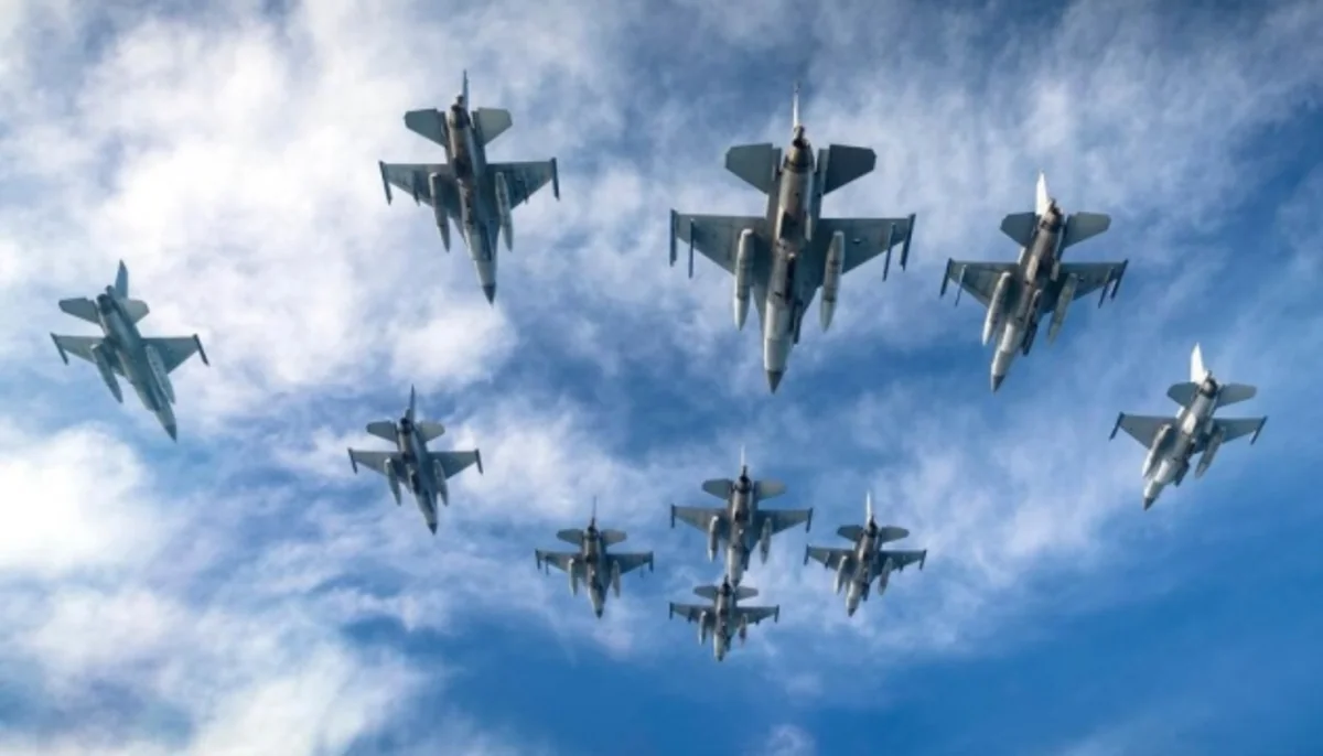 Ukraynalı hərbçilərin F-16 qırıcı təyyarələri ilə təlimləri başlayıb