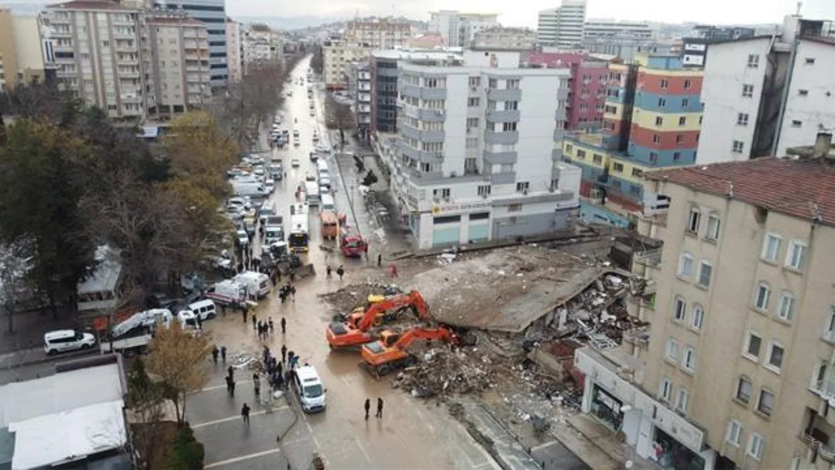 Türkiyədə zəlzələ bölgəsində 61 722 bina söküləcək
