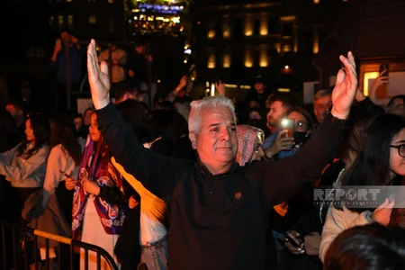 İçərişəhərdə təntənəli bayram tonqalı qalanıb