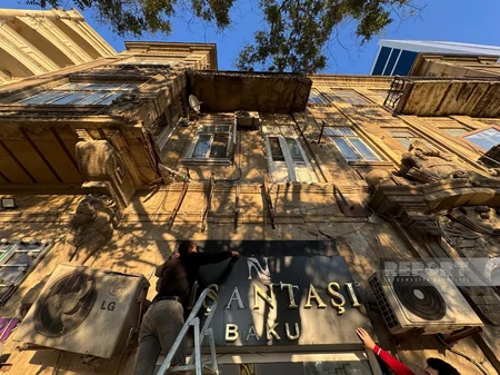 Yasamalda memarlıq abidəsinin eyvanının uçmasına münasibət bildirilib
