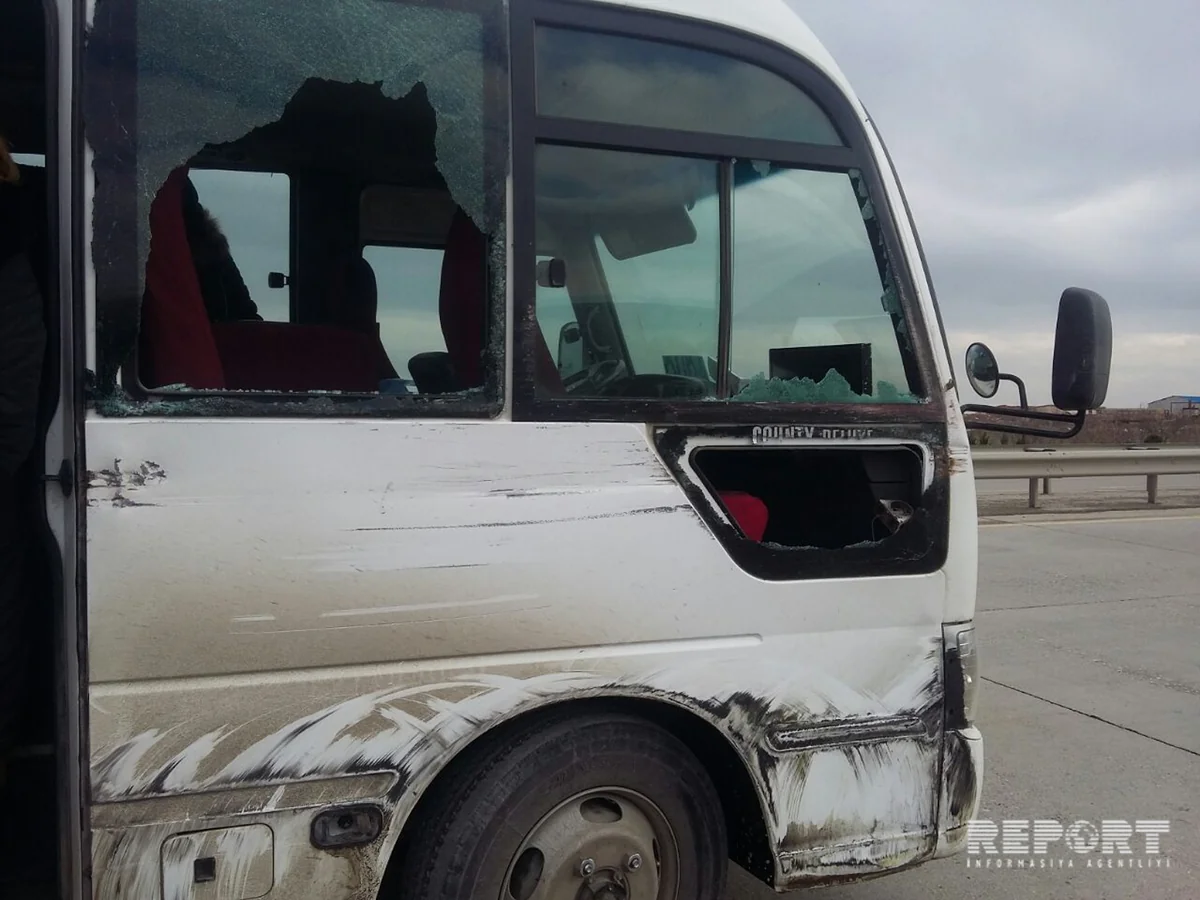 Siyəzəndə avtobusla yük maşını toqquşub - FOTO