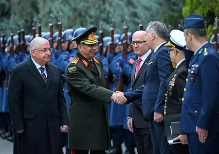 Azərbaycan və Türkiyənin müdafiə nazirləri hərbi əməkdaşlıq məsələsini müzakirə ediblər- YENİLƏNİB
