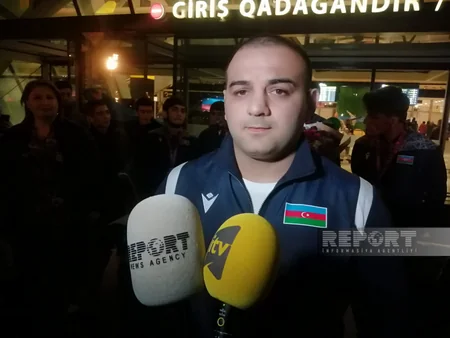 Avropa çempionatında 4 medal qazanan yunan-Roma güləşçiləri Vətənə qayıdıblar