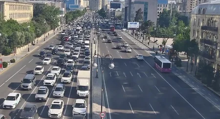 Bakının bir sıra yollarında tıxac yaranıb