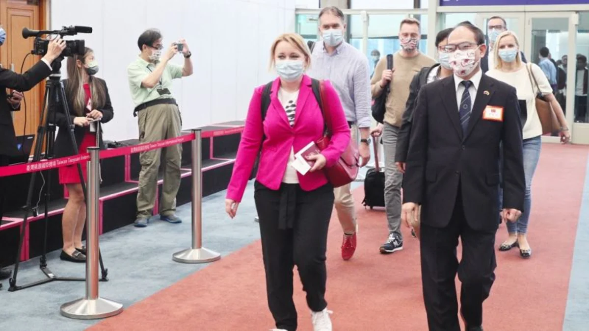 Lithuanian delegation arrives in Taiwan