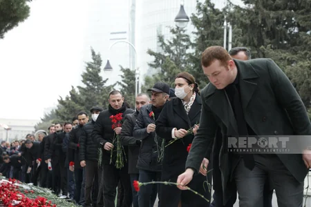 Milli qürur və and yeri - Şəhidlər xiyabanına axın başlayıb - FOTOREPORTAJ