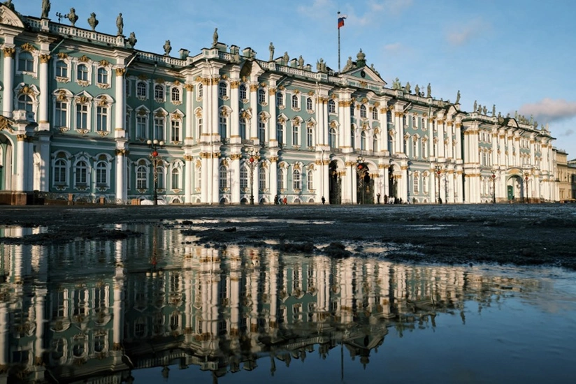 Ermitaja anonim zəng əməkdaşların təxliyəsinə səbəb olub