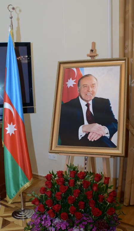 “Azərenerji” ASC-də “Heydər Əliyev ideyaları ilə yeni strateji hədəflərə doğru” adlı tədbir keçirilib
