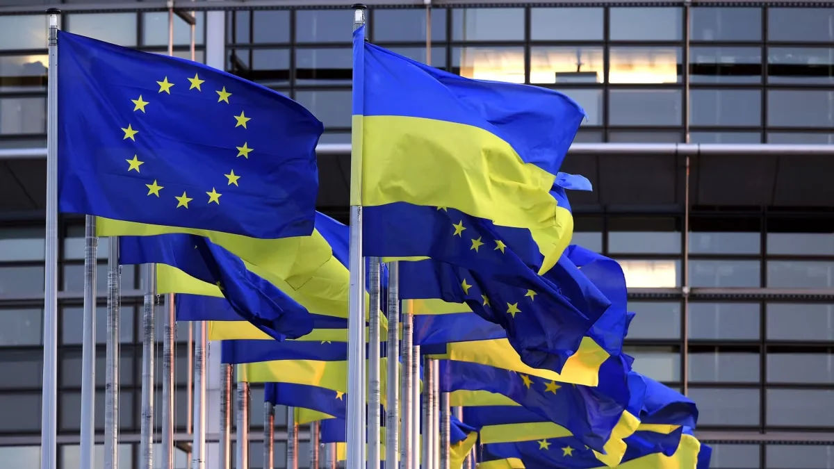 Лидеры стран ЕС призвали ускорить поставки снарядов и ракет Украине