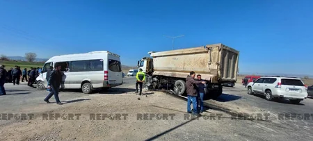 Ağstafada mikroavtobusla yük maşınının toqquşduğu qəzada ölənlərin sayı 3-ə çatıb