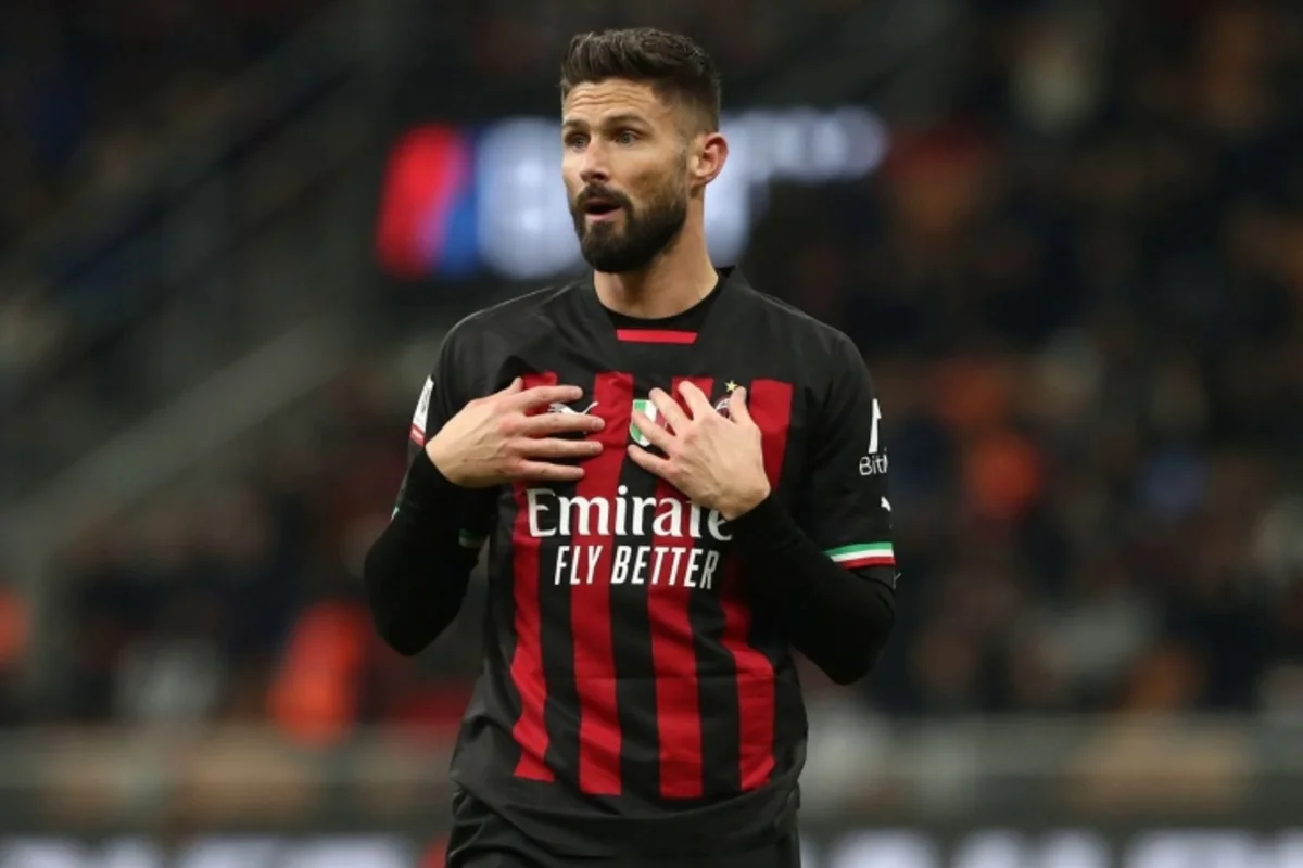 Milan 37 yaşlı hücumçu yeni müqavilə imzalayıb