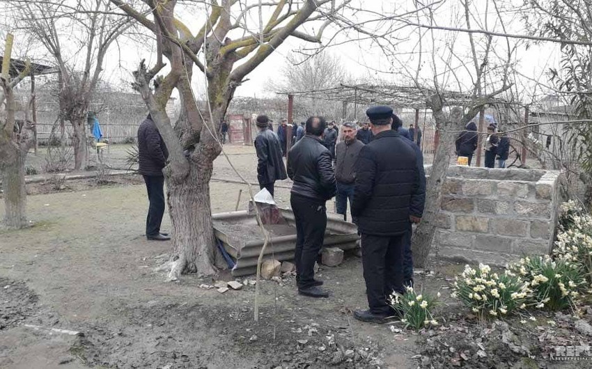 Azərbaycanda ananın meyiti su quyusunda, körpəninki evdə tapıldı - FOTO - VİDEO - YENİLƏNİB