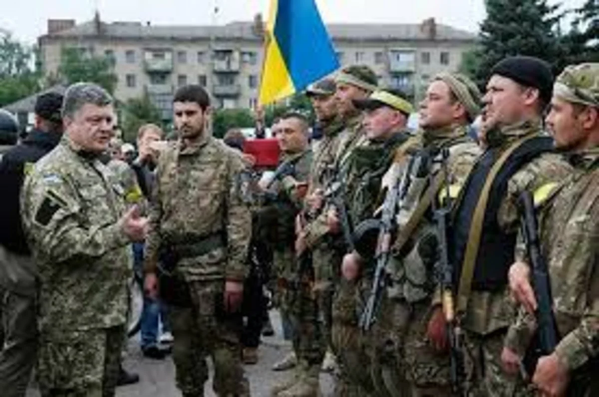 Poroşenko Ukrayna ordusunda təxris olunma elan etdi