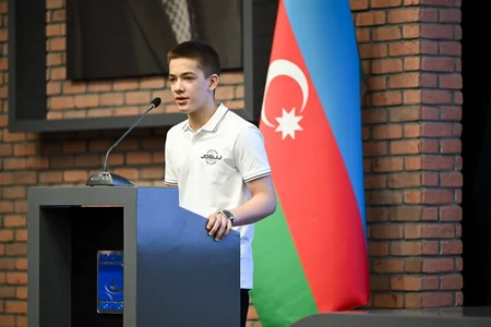 Nazir ötən ay beynəlxalq yarışlarda uğur qazanmış idmançılar və onların məşqçiləri ilə görüşüb