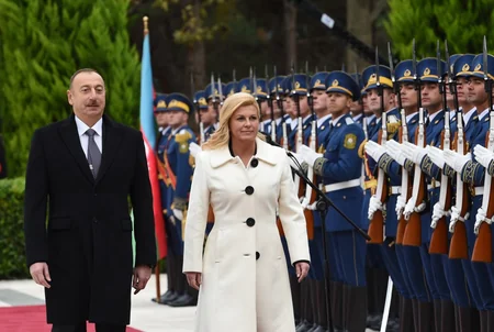 Azərbaycanda Xorvatiya Prezidentinin rəsmi qarşılanma mərasimi olub