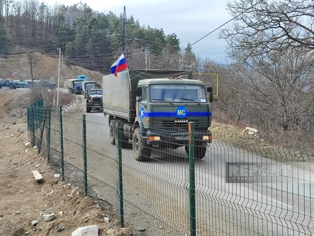 По дороге Ханкенди-Лачын беспрепятственно проехал 83 автомобиля российских миротворцев