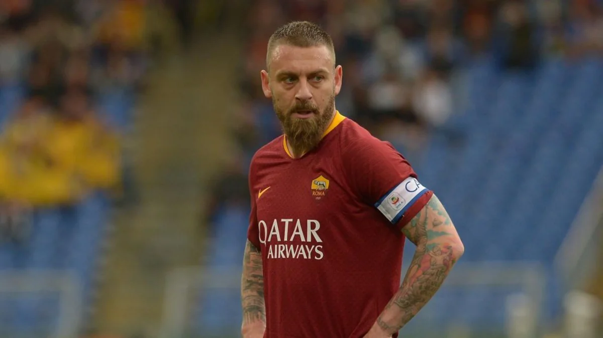 Tanınmış futbolçu peşəkar karyerasını başa vurub