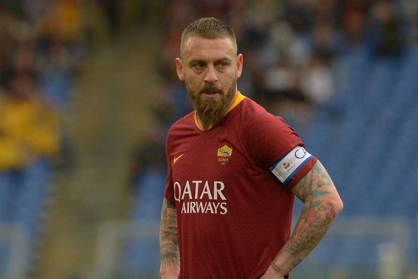 Tanınmış futbolçu peşəkar karyerasını başa vurub