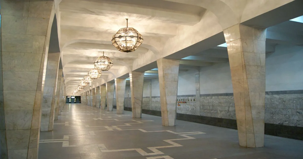 Metronun İnşaatçılar stansiyasının giriş-çıxışlarından biri bağlanacaq