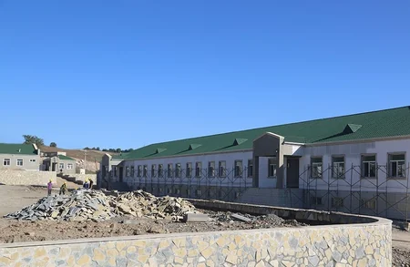 Müdafiə naziri cəbhəboyu zonada tikintisi davam edən hərbi hissələrdə olub