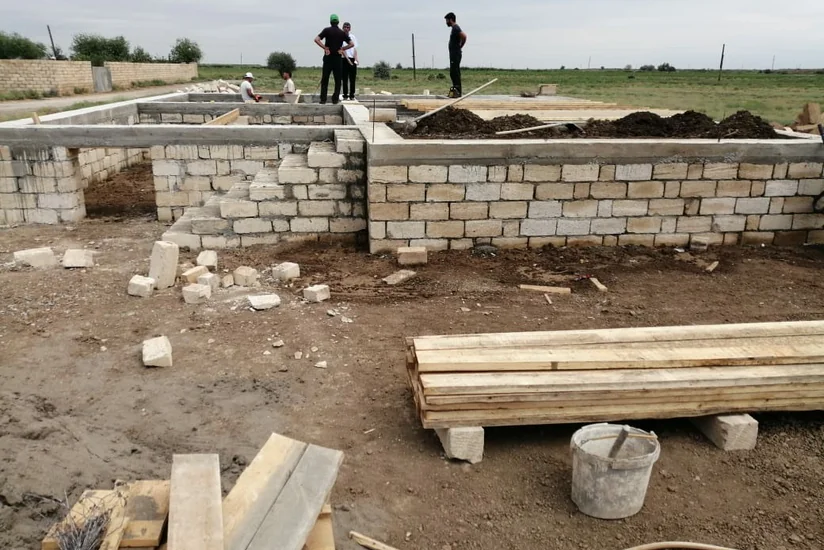 Biləsuvarda şəhid ailələləri üçün mənzillər tikilir