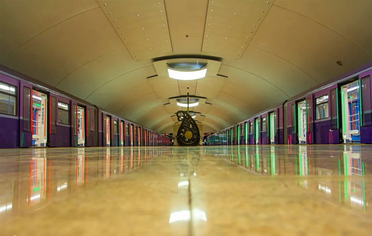 Bakı metrosunda qatarların hərəkətində problem yaranıb