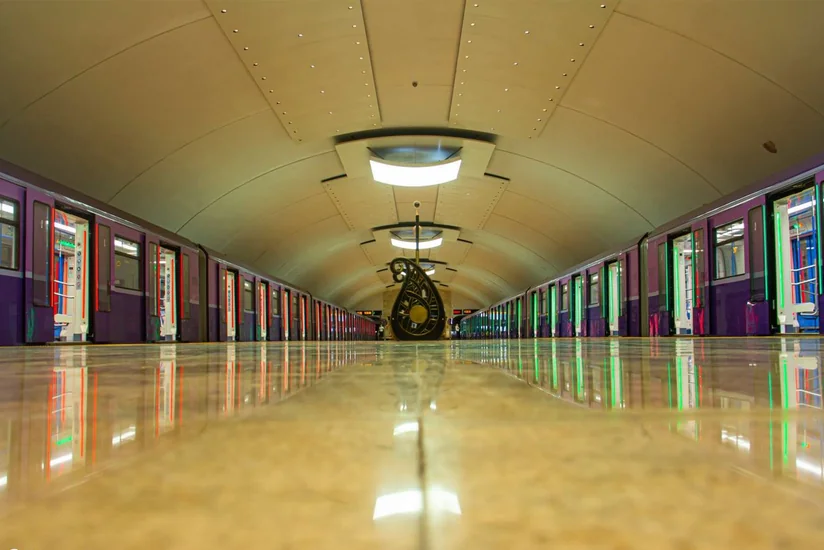 Bakı metrosunda qatarların hərəkətində problem yaranıb