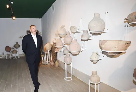Prezident İlham Əliyev və Mehriban Əliyeva Şamaxıda Dəmirçi Arxeologiya Muzeyinin açılışında iştirak ediblər - FOTO