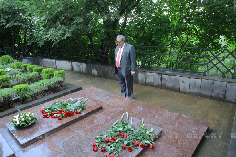 Azİz rəhbəri Tbilisidə AXC qurucularının xatirəsini yad edib: “Bu gün həyatımın ən yaxşı günlərindən biridir”