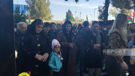 Şabranda Zəfər Günü ilə bağlı Şəhidlər xiyabanı izdihamla ziyarət olunub
